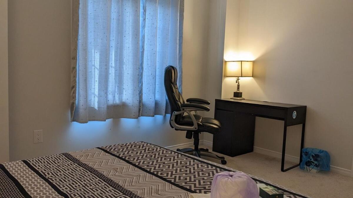 The Warm Welcome Suite Thorold Екстер'єр фото