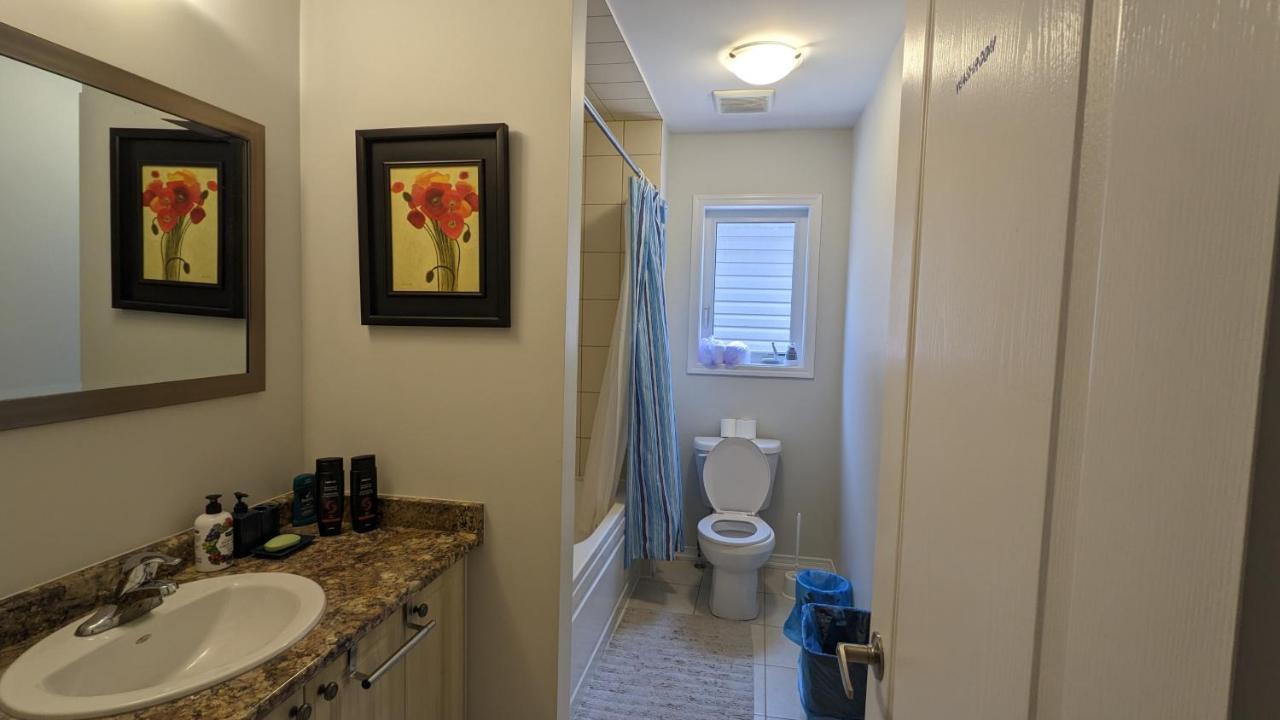 The Warm Welcome Suite Thorold Екстер'єр фото